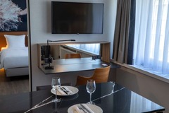 Suite with Kitchenette