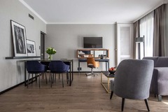 Suite living room