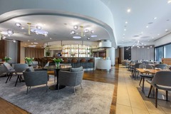 Rein Bar & Restaurant