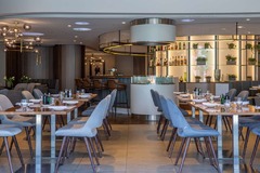 Rein Bar & Restaurant