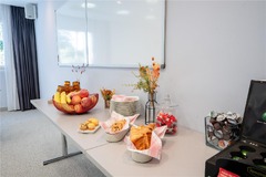 Meeting Room V, Classroom seating