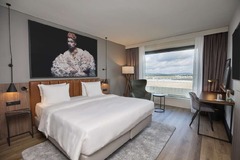 Premium Room - Airfield View