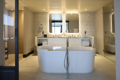 Presidential Suite bathroom