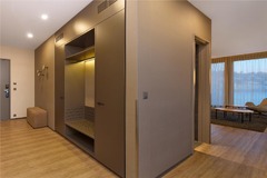 Suite Passage Room