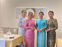 Elegant gekleidetes Team Restaurant Thai