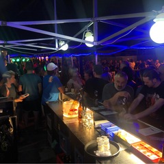 Abäsitz bei der Weltcup Bar, Alpenblick Adelboden, Gempeler Metzgerei, Crumb Band, schön wars