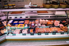 Fleisch & Spezialitätenfachgeschäft,
Hausgemachte Aufschnitt Spezialitäten
