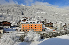 Hotel und Restaurant des alpes Fiesch, Aletsch Arena im Winter.