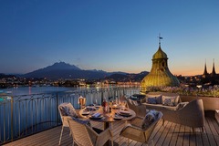 The hotel offers 91 luxurious guestrooms and 45 spacious suites, that belong to the largest ones in the city of Lucerne