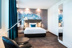 Hotel Motel One Basel - Room