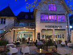 Fassade an der Hardstrasse im Pförtnerhaus