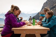 Familie bei der Drachenalp