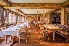 Restaurant Arvenstube, alpine chic, local food, meat, vegetarian